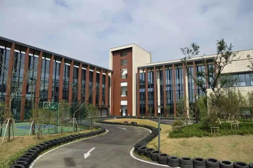 园区里的最美工厂 当高效生产邂逅诗意后花园